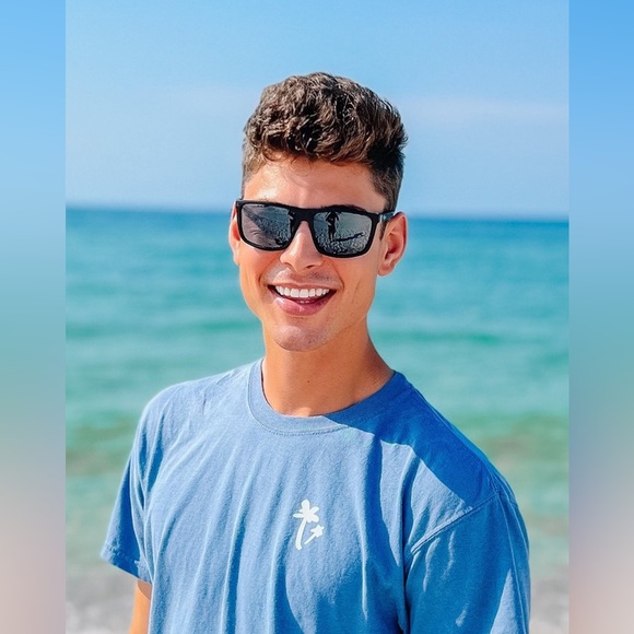 Meet your Posher, Cody - Picture 1 of 1